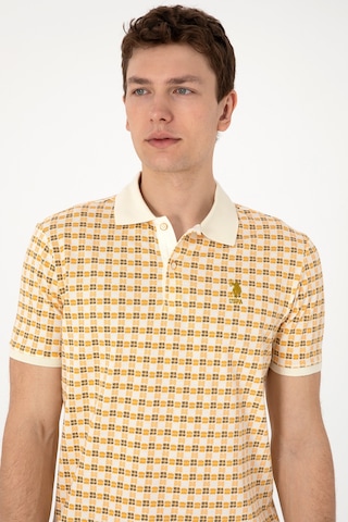 U.S. Polo Assn. Erkek Regular Fit Polo Yaka Krem Desenli Tişört 50299672-VR071