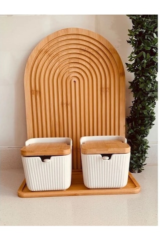 Qerhome Bambu Kapaklı Porselen Kaşıklı 2'li Bambu Standlı Tuzluk Biberlik 300 Ml Cmr Beyaz