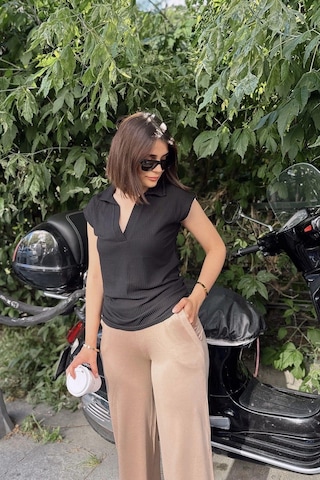 Siyah Polo Yaka, Kısa Kol, Fitilli Kaşkorşe Kumaş, Basic Kalıp/kesim, Spor Ve Günlük Bluz & T-shirt SIYAH