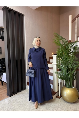 Asimetrik Yakalı Modal Cupra Etek Takım Siyah & Lacivert Tesettür Etekli Takım Asimetrik Yakalı Modal Cupra Etek Takım Siyah & Lacivert Tesettür Etekli Takım