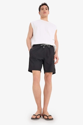 Defacto Regular Fit File Astarlı Kısa Boy Deniz Şortu B7255ax25hsbk27 Siyah