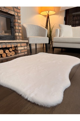 Ultra Soft Beyaz Yumuşak Dokulu Peluş Halı Asimetrik