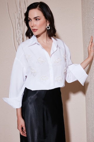 Lela Taş Detaylı Uzun Kollu Regular Fit Bayan Gömlek 611Go00418 Ekru