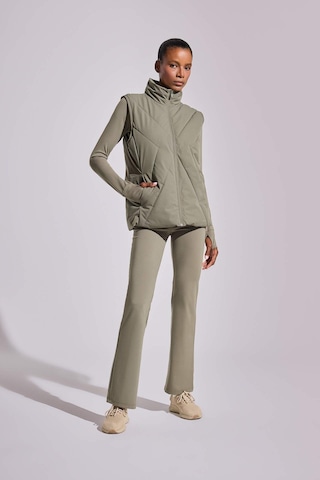 Defacto Defactofit Su İtici Slim Fit Dar Kesim Fermuarlı Sporcu Su Geçirmez Yelek E9210ax25aukh422 Haki