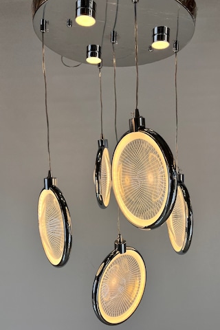 Modern 5'li Krom Led Sarkıt Avize 3 Boyutlu Optik Işık Efektli Gümüş Modern 5'li Krom Led Sarkıt Avize 3 Boyutlu Optik Işık Efektli Gümüş