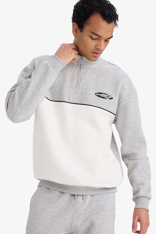 Defacto Boxy Fit Dik Yaka Yarım Fermuarlı Baskılı Kalın Sweatshirt F3825ax25wngr369 Gri