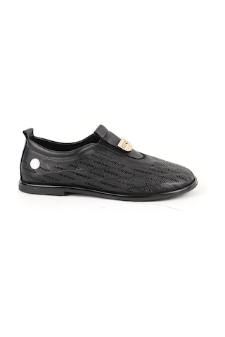 Mamma Mia Kadın Günlük Ayakkabı Hakiki Deri Lazer Kesim Delikli Düz Taban Metal Aksesuarlı Slip-on 26y-850 Siyah