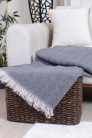 Pamuklu Zikzak Desenli Püsküllü Koltuk Örtüsü 170x210 Cm Dekoratif Ve Çok Amaçlı Siyah