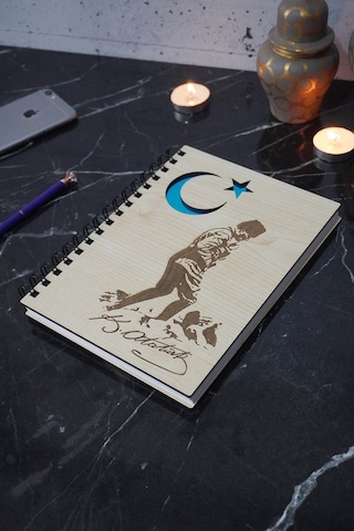 A5 Spiralli Mustafa Kemal Atatürk Desenli Ahşap Defter-çizgisiz Defter Ahşap Rengi Banu 120 Sayfa