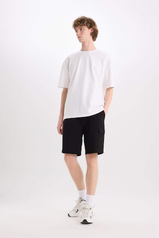 DeFacto Regular Fit Dokulu Düz Paça Kargo Cepli Basic Düz Şort B8796AX25SMBK81