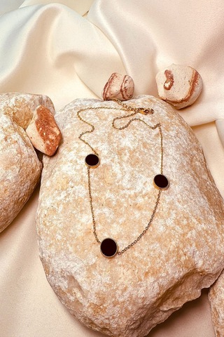 Tasarım Model Siyah Taşlı Şık Gold Altın Renk Kadın Paslanmaz Çelik Kolye