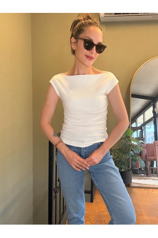 Ali Butik Ekru Geniş Yaka Tişört