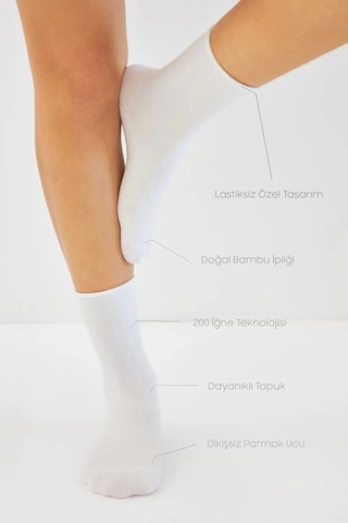 Bambu Kadın Lastiksiz Beyaz Soket Dikişsiz Premium Çorap 3'lü Pkt