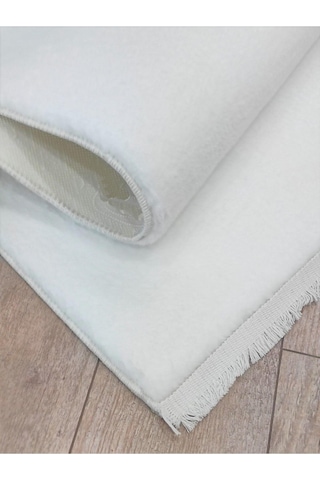 Balat Halı Saçaklı Kalın Yumuşak Kaymaz Taban Beyaz Peluş Halı Beyaz