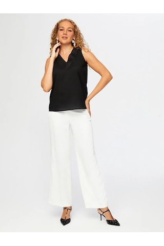 Faik Sönmez Yakası Delik İşi Nakış Detaylı Şık Kadın Atlet W26atl015 Siyah