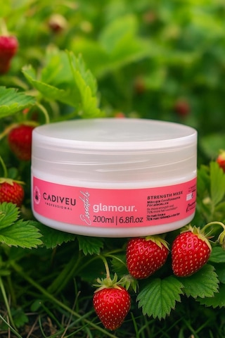 Zayıf Ve Cansız Saçlar İçin Anında Güçlendirici Ve Nemlendirici Essentials Glamour Maske 200ml