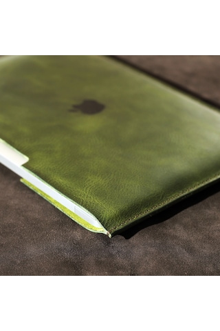 Kişiye Isme Özel Adonis Macbook Air Hakiki Deri Kılıf Yeşil