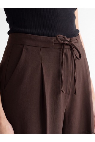 Lcwaıkıkı Classic Kahverengi Beli Bağcıklı Pileli Kadın Kumaş Pantolon