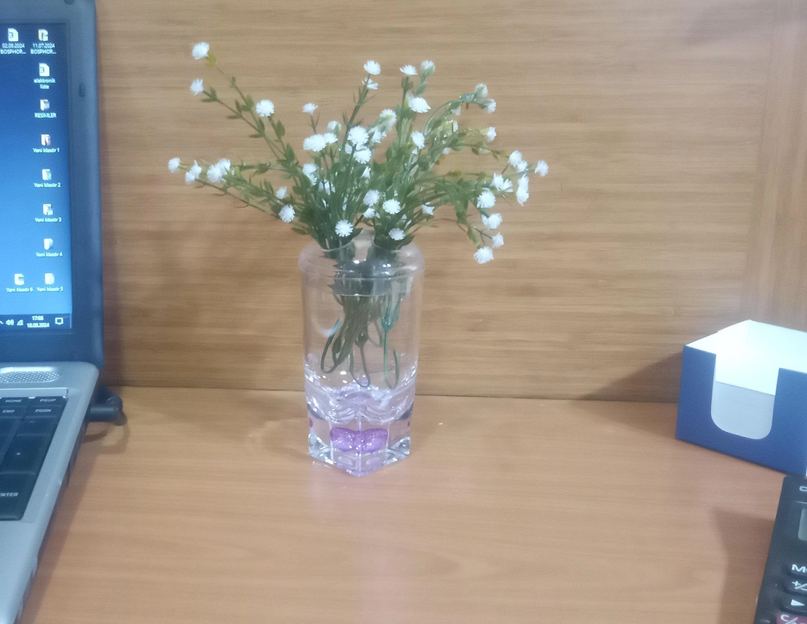 2 Adet Vazo Dahil,vazoda Çiçek,beyaz Yapay Çiçek,vazo Dekoratif Mor Damlalı 6x6x19cm Çok Renkli