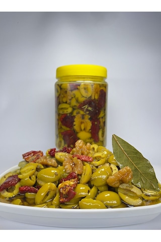 Dalgıçoğlu Cevizli Zeytin Salatası Kuru Domatesli Ayvalık Yeşil Zeytin 1 KG
