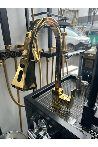 Boheme Spiralli Mutfak Bataryası Spiralli Evye Musluk Uzayan Batarya Tazzik Ve Basınç Ayarlı Musluk Gold