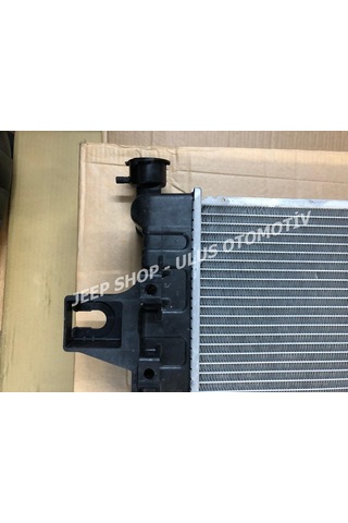 Jeep Grand Cherokee Su Radyatörü 4.7L 01/04 Usa 52079883Ab
