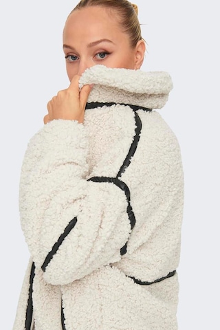 Only Kadın Teddy Ekru Peluş Mont - 15322440 Ekru