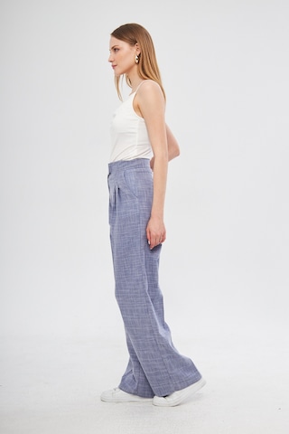 Mavi Yüksek Bel Pileli Cep Detaylı Cırtlı Kadın Kumaş Palazzo Pantolon Gri