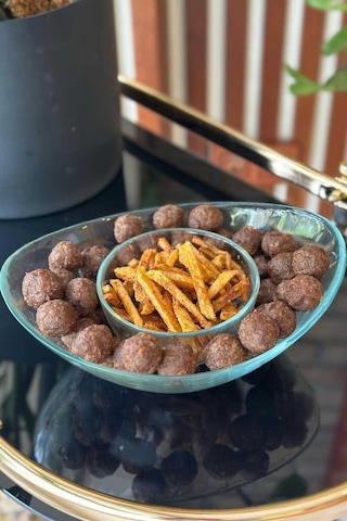 Ortası Kaseli Kenarları Çukur Sos Servis Sunum Kasesi Cam 25 Cm