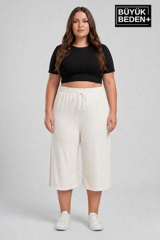 Süperlife Kadın Büyük Beden Şort 3xl-6xl Rahat Kesim Diz Altı Günlük Şort-spr26bsrk591 Ekru