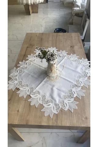 Masa Üzerine Runner, Sehpa Örtüsü Fransız Dantel Detaylı Kare 88x 88 Cm Kayla Kreme Gold Çok Renkli