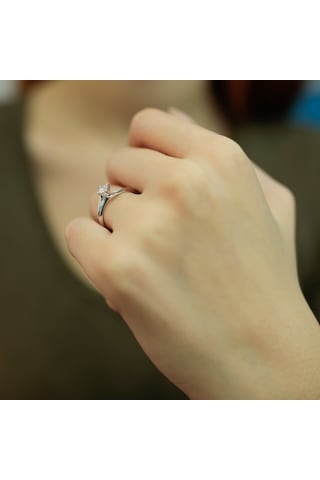 Lova E Renk 0,19 Karat Pırlanta Tektaş Yüzük - IDL Sertifikalı