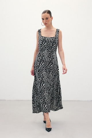 Sateen Kare Yaka Zebra Desenli Elbise - Siyah-136360 Siyah