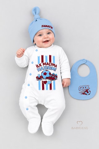 Babyden's 3'lü Bebek Tulum Seti %100 Pamuk Taraftar Temalı Bordo Mavi İlk Maçıma Hazırım Baskılı Şapka Önlük Seti Bordo - Mavi