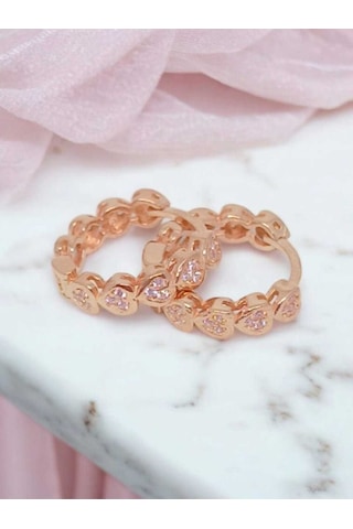 Kalpli Taşlı Sevimli 925 Ayar Gümüş Küpe Zarif Ve Modern Tasarım Gümüş