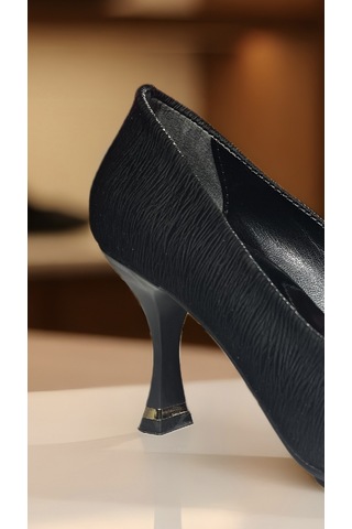 Altın Pabuç Kadın Topuklu Ayakkabı - Siyah Stiletto, Şık Ve Rahat Trend Model Siyah