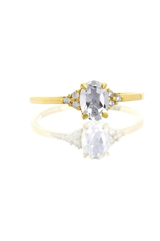 White Topaz Oval Tektaş Pırlanta Yüzük Sarı