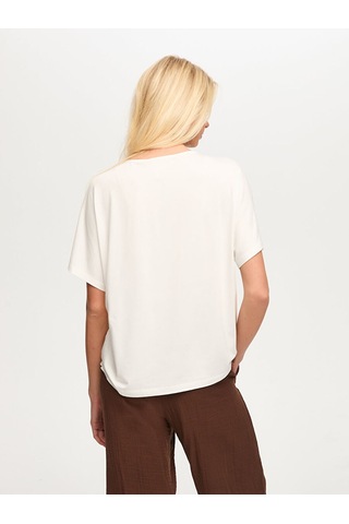 Faik Sönmez Resort Yakası Boncuk Detaylı V Yaka Tshirt S26tsh116 Us26tsh11673 Ekru