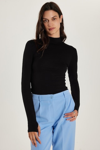 Tudors Kadın Regular Fit Klasik Kesim Viskon Kumaş Balıkçı Yaka Siyah Bluz -34615 Siyah