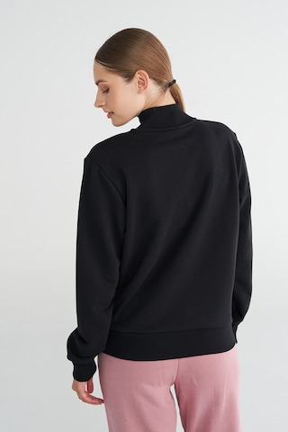 Hummel Pulse Female Fermuarlı Sweatshırt 922423-2001 Siyah