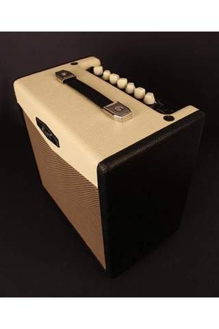 Cort Cm15R Black Elektro Gitar Amfisi