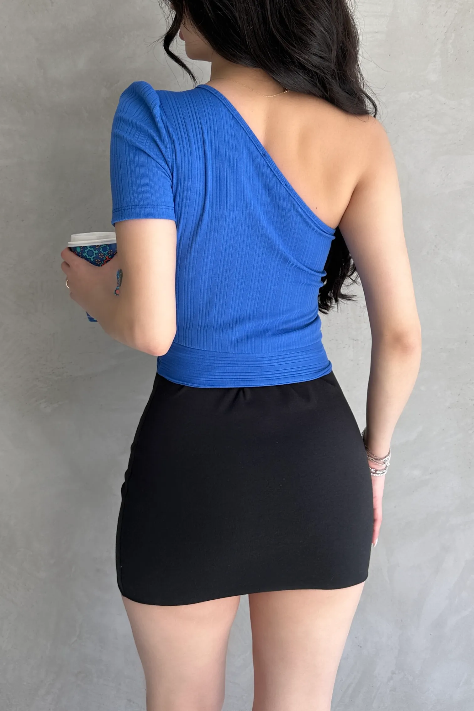 Nido Tek Omuz Zincir Detaylı Crop Bluz Saks Mavi