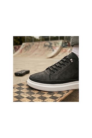 Genel Markalar Erkek Siyah Beyaz Tabanlı Retro Sneaker Siyah