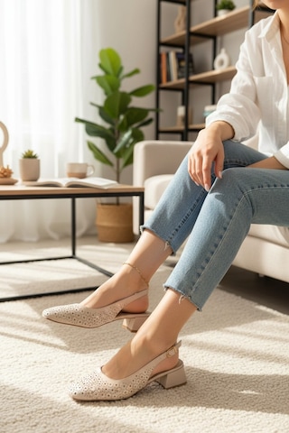 Enoch Kadın Lazer Kesim Detaylı Delikli Alçak Kare Topuklu Slingback Ayakkabı Ten