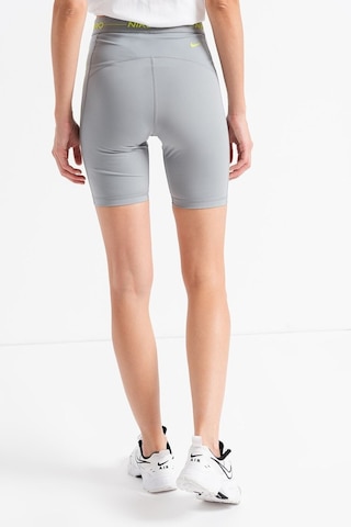 Nike Pro Dri-fıt Essential Novelty High-rise 7n Kadın Şort Gri