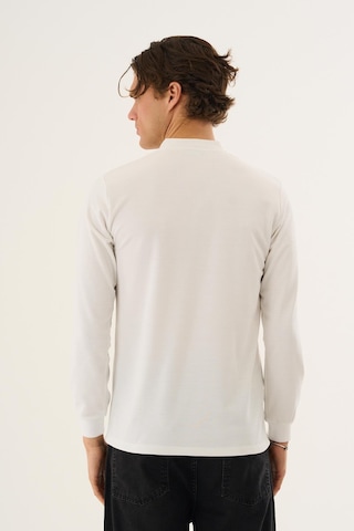 Yarım Fermuarlı Erkek Sweatshirt Beyaz