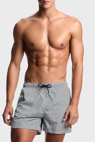 Emporio Armani Erkek Deniz Şortu Em000583 Af20439 F0026 Lacivert Beyaz