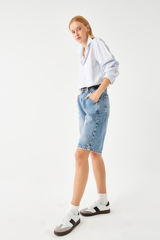 Gönderi R Beyaza Siyah Bağcıklı Hakiki Deri Sneaker Beyaz - Siyah