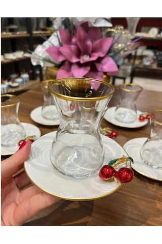 Çnr Home Collection Pandoranin Kutusu Porselen Tabakli Paşabahçe Bardakli Kirazli 6 Kişilik Çay Bardaği Seti Gold