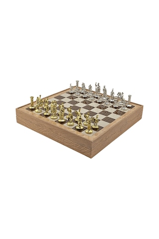 Gifthome Orta Boy Metal Roma İmparatorluğu Satranç Takımı Parlak Ve Rustik Desenli Sandıklı Mdf Tahtası 36x36x6 Cm.